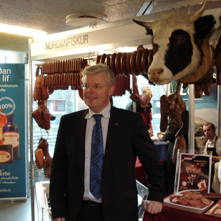 Einar opnaði sýininguna og kíkti við í bás Kjarnafæðis