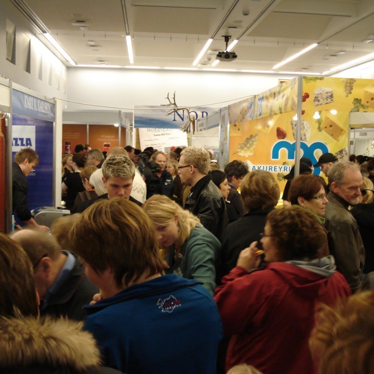 Um 5000 manns mættu á fyrri dag sýningarinnar.