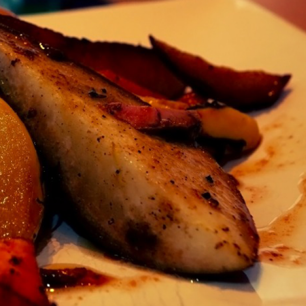 Stökksteikt andabringa með eplum