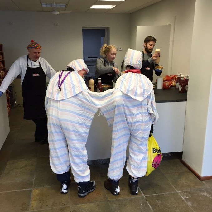 Þessir áttu í vandræðum með að borða pylsuna!